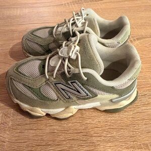 New Balance Kids' 9060 Green Gum Sneakers